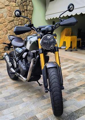 TRIUMPH SCRAMBLER 400 X 